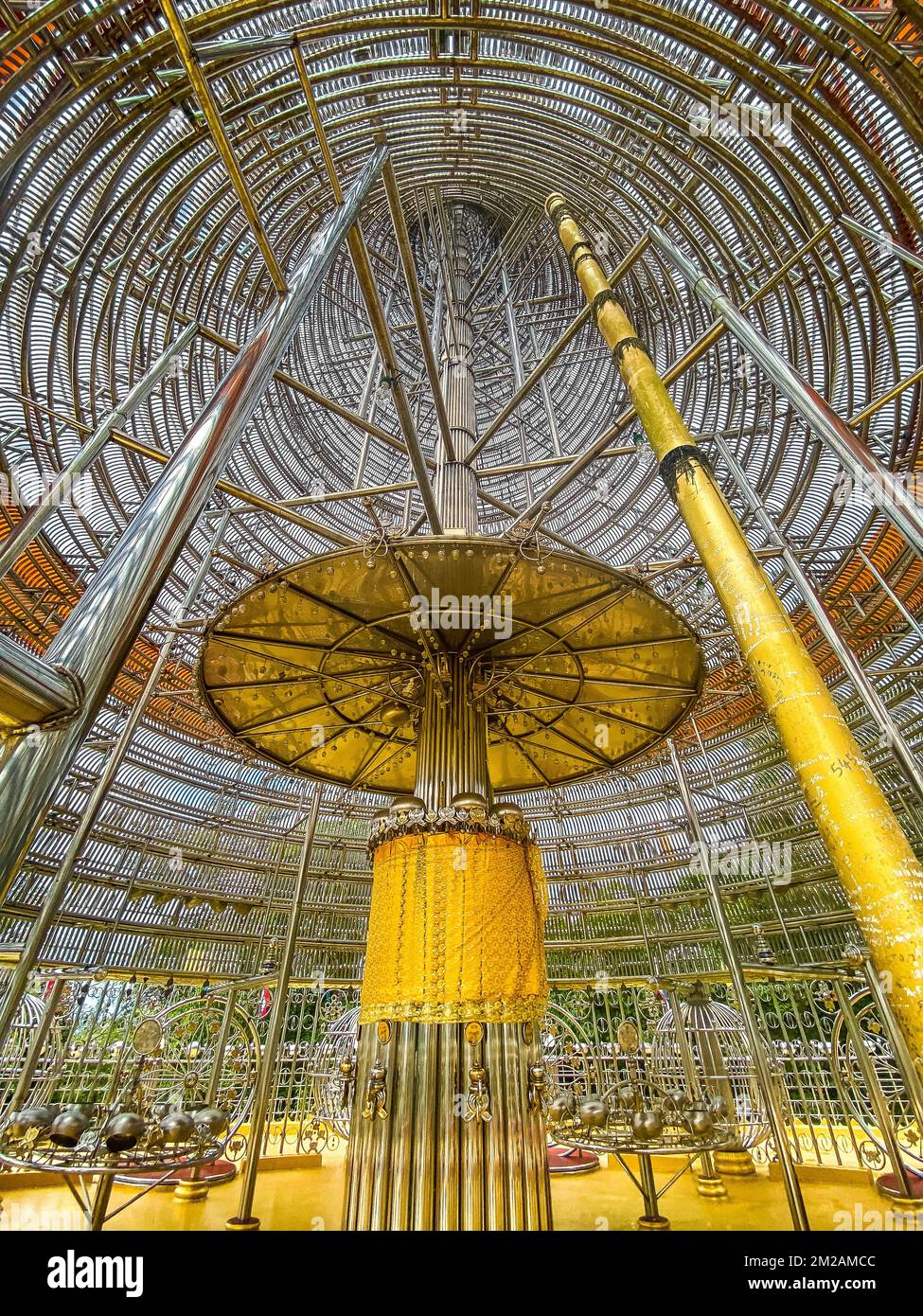 phra-maha-chedi-tripob-trimongkol-steel-pagoda-in-hat-yai-songkhla-thailand-2M2AMCC.jpg