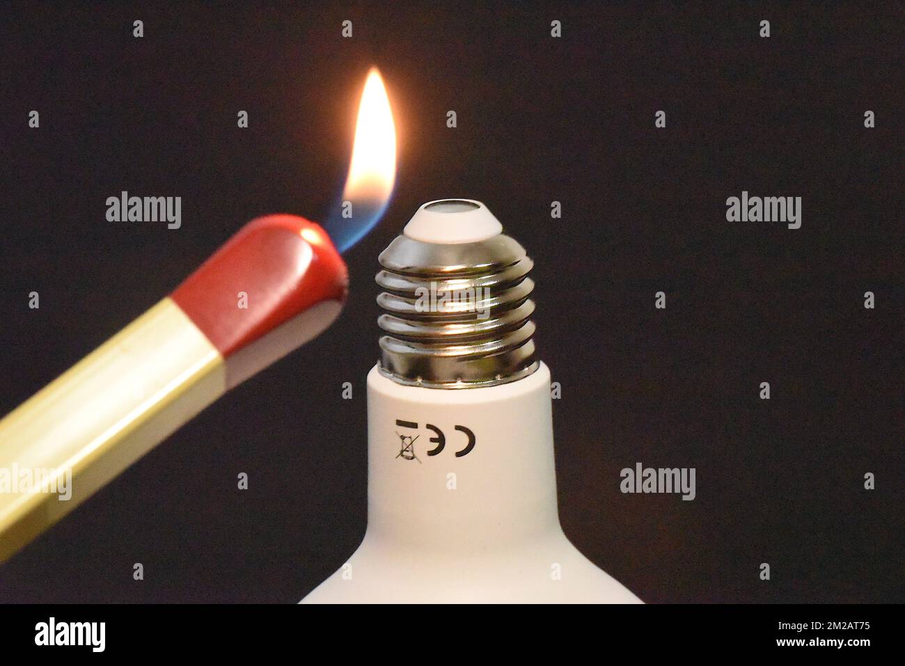 Low consumption lamps Lampes basse consommation 06/11/2017 Stock