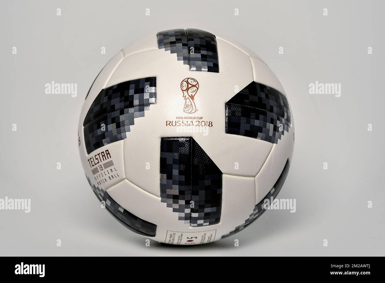 Adidas telstar 18 match ball hi-res stock photography and images - Alamy