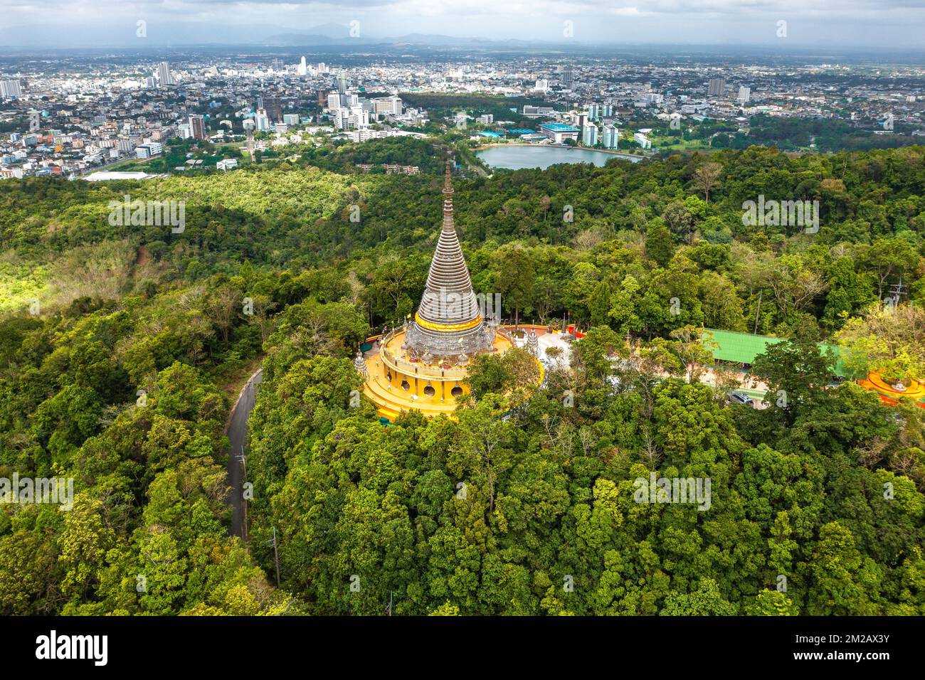 phra-maha-chedi-tripob-trimongkol-steel-pagoda-in-hat-yai-songkhla-thailand-2M2AX3Y.jpg