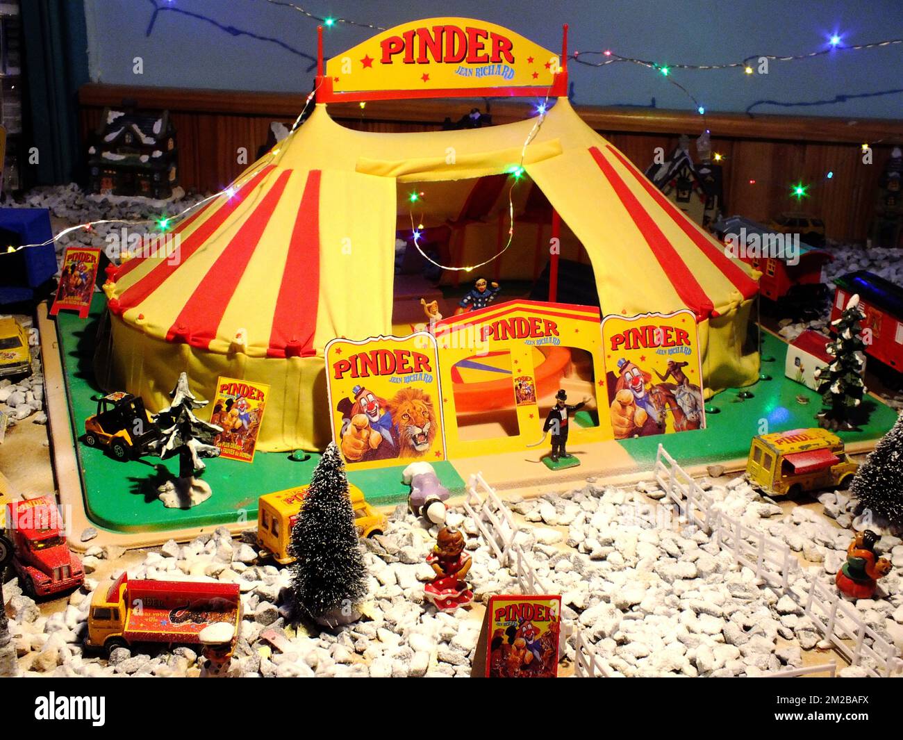 Voiture de cirque hires stock photography and images Alamy