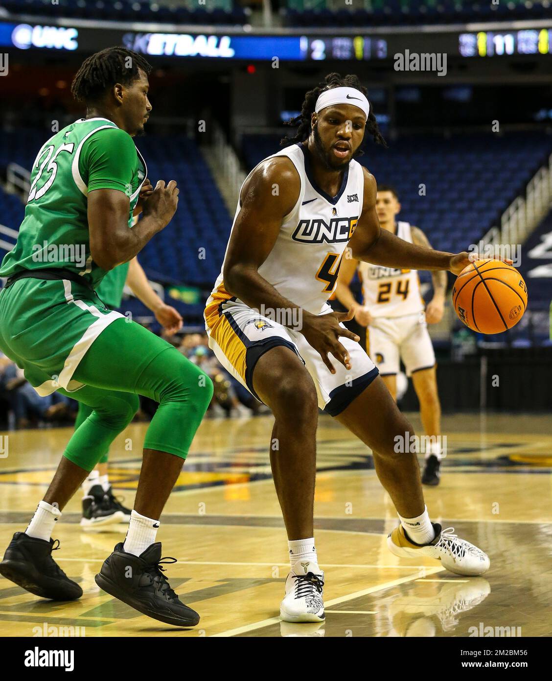 Greensboro Coliseum, Greensboro, NC, USA. 13th Dec, 2022. UNC ...