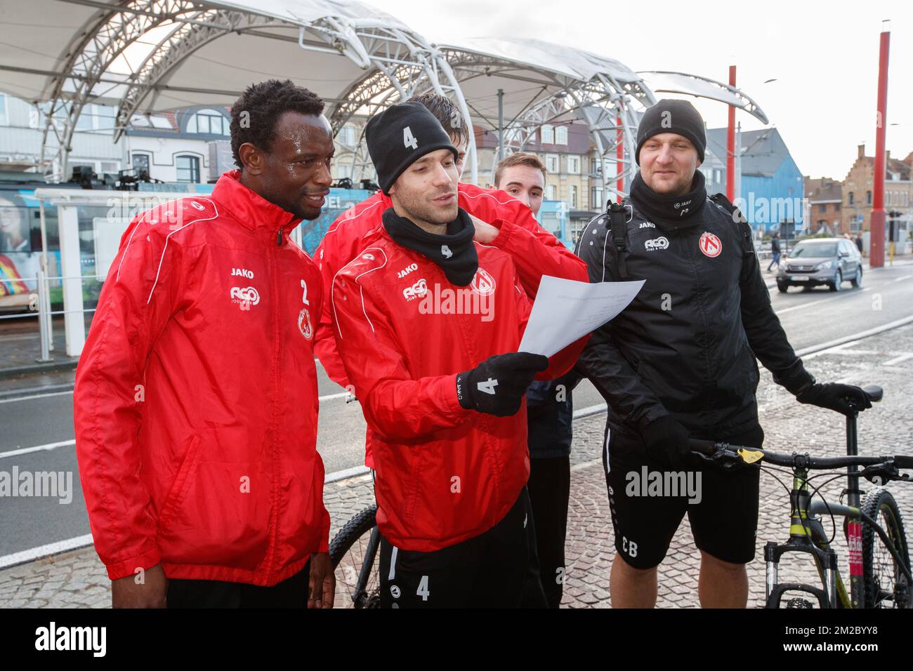 Kortrijk's Yao Bennard Kumordzi and Kortrijk's Gary Kagelmacher