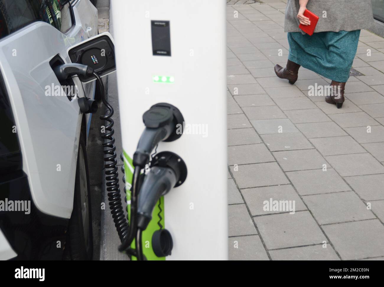 Charging station Borne de chargement 23/01/2018 Stock Photo Alamy