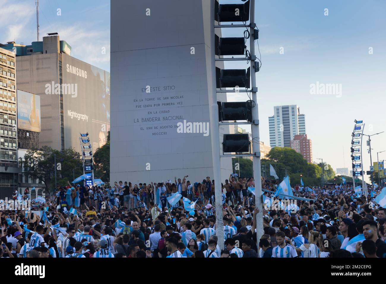 Buenos Aires, Argentina. 13th Dec, 2022. People came out to celebrate the victory of Argentina against Croatia in the World Cup in Qatar in the center of the city. The National Team prevailed 3-0 with a first goal by Lionel Messi from a penalty at 34' and with a second and third goal by JuliÃn Alvarez at 39' and 69'. With this result Argentina goes to the final. (Credit Image: © Esteban Osorio/Pacific Press via ZUMA Press Wire) Stock Photo