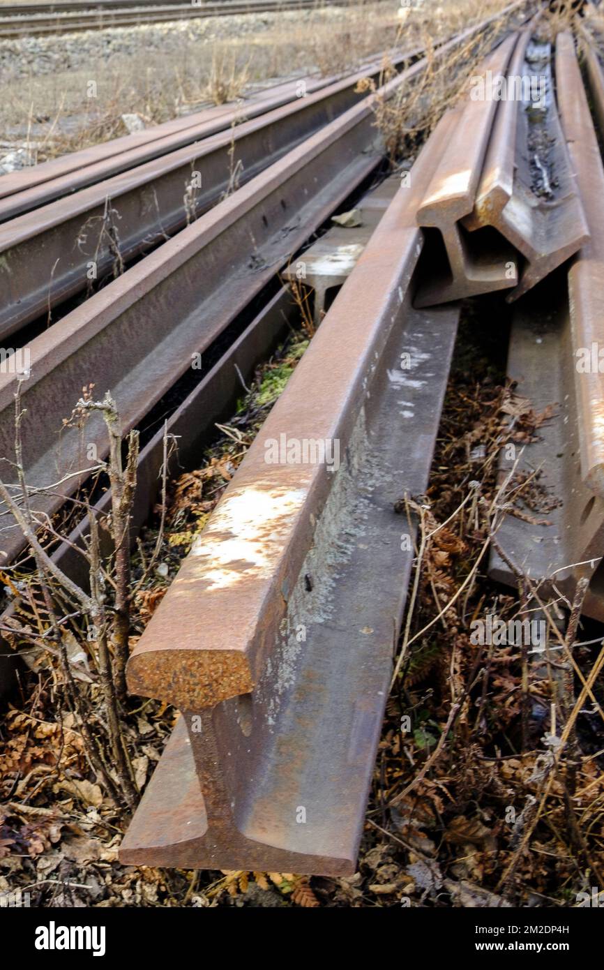 kowaku Lot de 4 Rails de Chemin de Fer à L'échelle Ho, Accessoires de Modélisme Ferroviaire, Pièces de Voie de Train Jouet, Rails de Train Miniatures à Monter Soi-Même pour Jouet 1