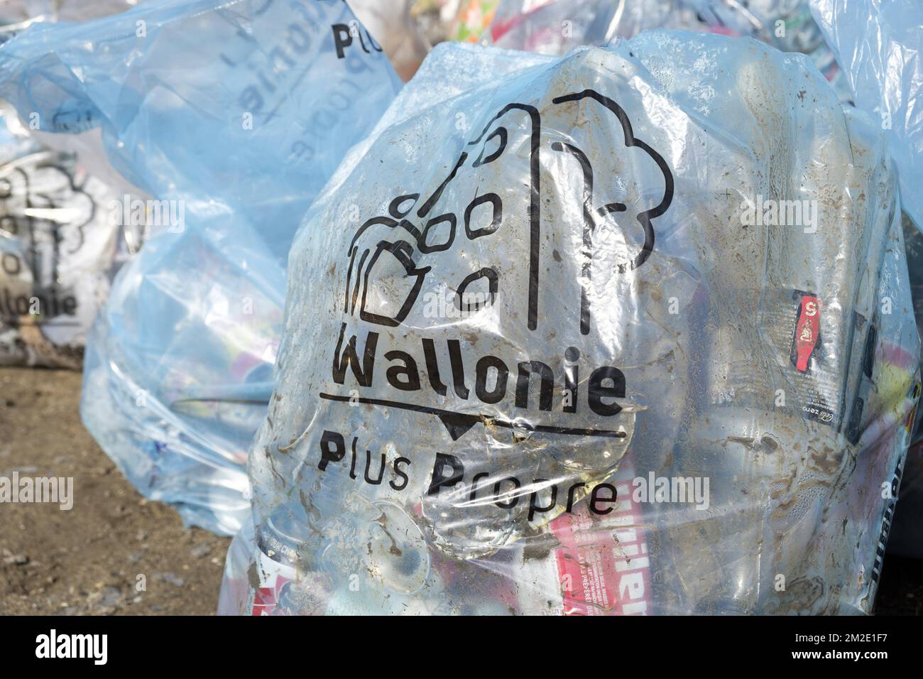 Sac poubelle hi-res stock photography and images - Alamy