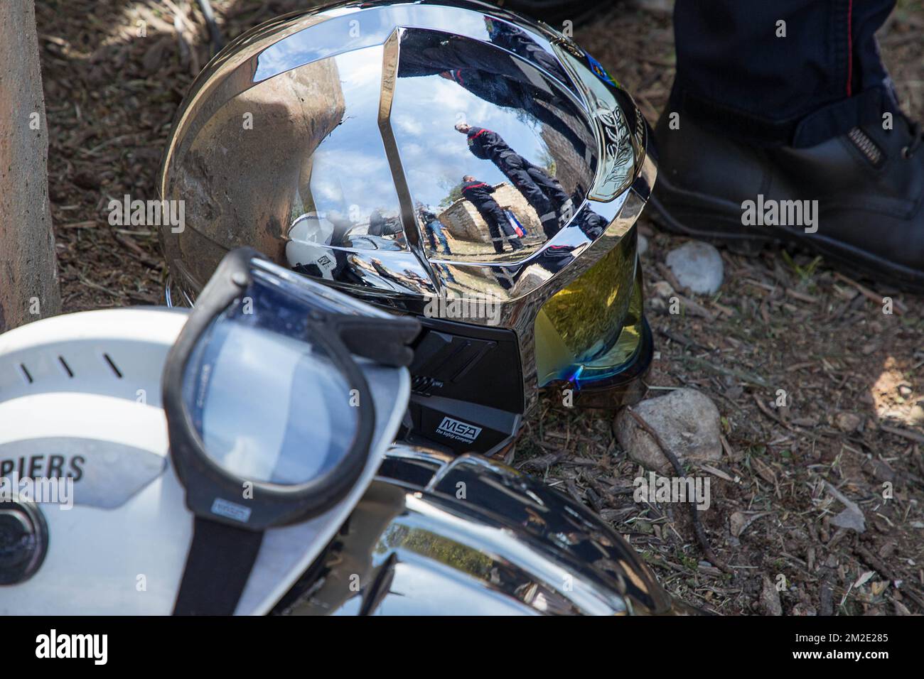 Casque de pompiers hi-res stock photography and images - Alamy