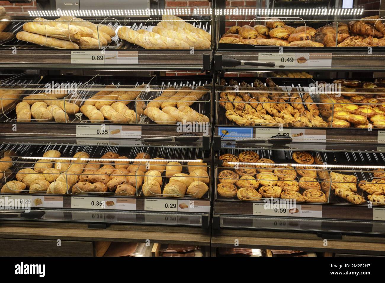 Illustration picture shows the bakery department at the new pilot store (pilootwinkel - Magasin Pilote) of supermarket chain Aldi Belgium, in Diegem, Tuesday 27 March 2018. BELGA PHOTO THIERRY ROGE Stock Photo