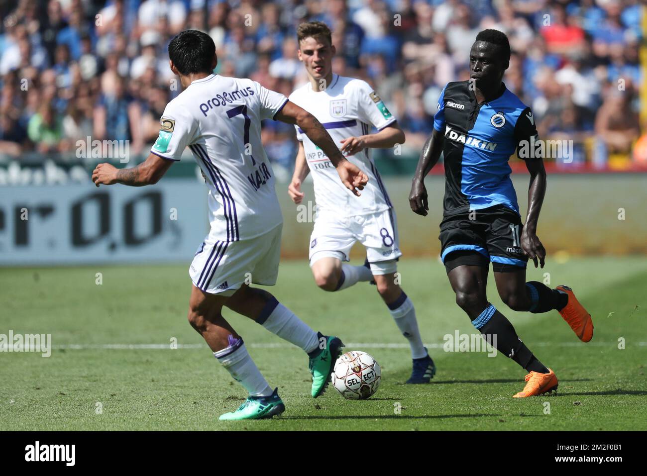 Anderlecht's Andy Najar and Club's Krepin Diatta fight for the ball during the Jupiler Pro League match between Club Brugge KV and RSC Anderlecht, in Brugge, Sunday 06 May 2018, on day seven of the Play-Off 1 of the Belgian soccer championship. BELGA PHOTO VIRGINIE LEFOUR Stock Photo