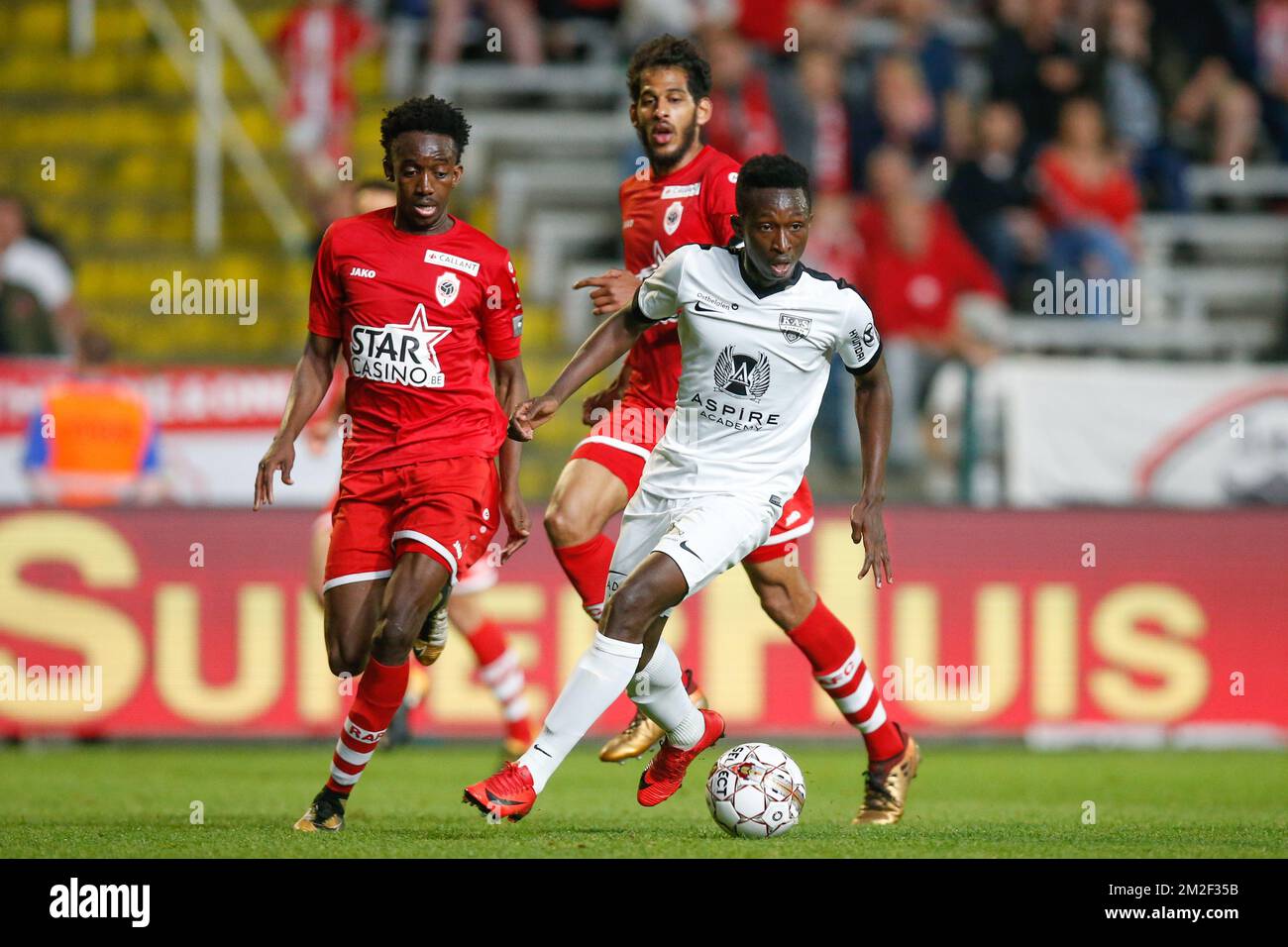 Antwerp's Goune Niangadou and Eupen's Lazare Amani fight for the ball  during the Jupiler Pro League match between Royal Antwerp FC and KAS Eupen,  in Antwerp, Wednesday 09 May 2018, on day