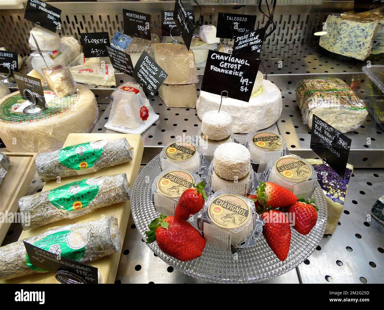 Assorted cheese Assortiment de fromage 05/03/2018 Stock Photo Alamy