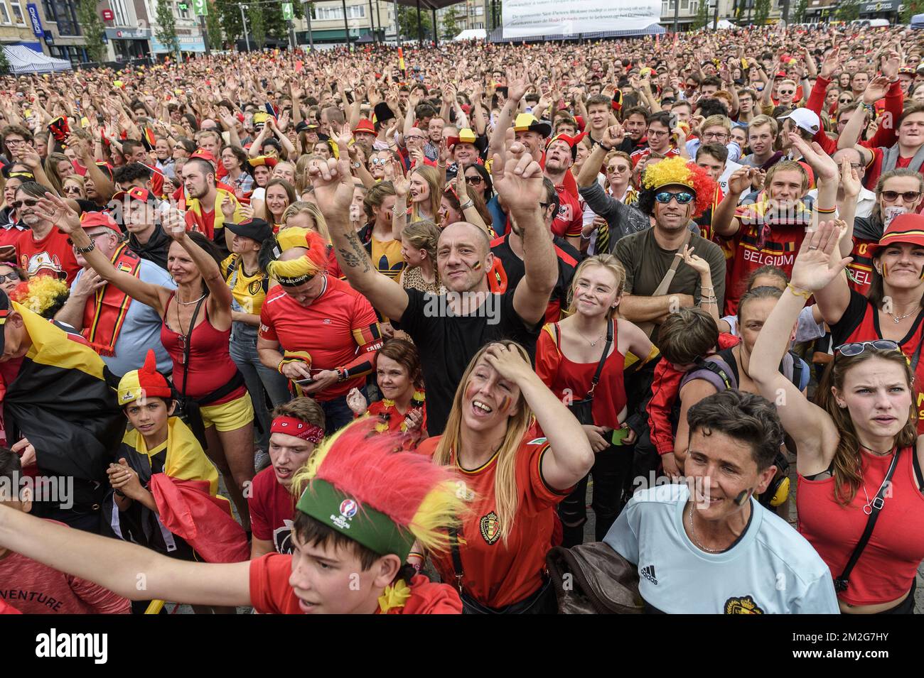 Grootste Supporters De Diables Rouges Giant screen for the soccer supporters and for families of the mondial ...