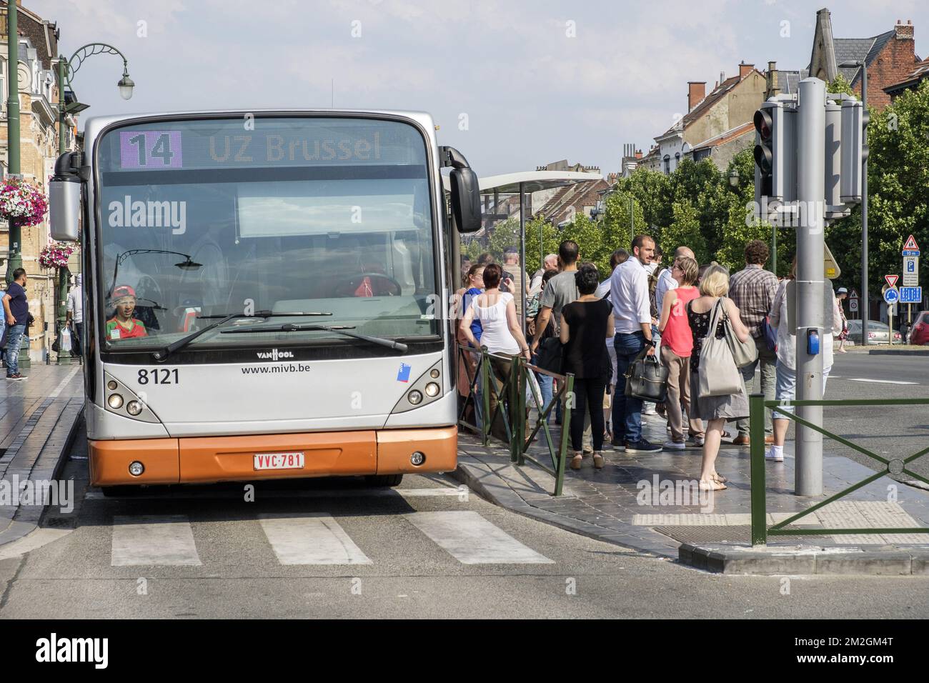 Arret de metro hi-res stock photography and images - Alamy