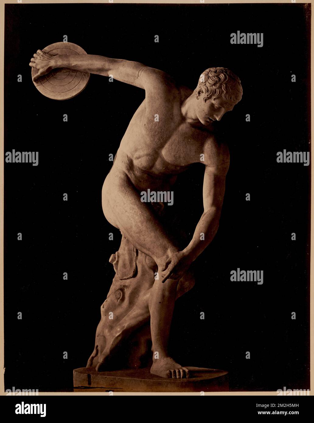 Sculpture myron hi-res stock photography and images - Alamy