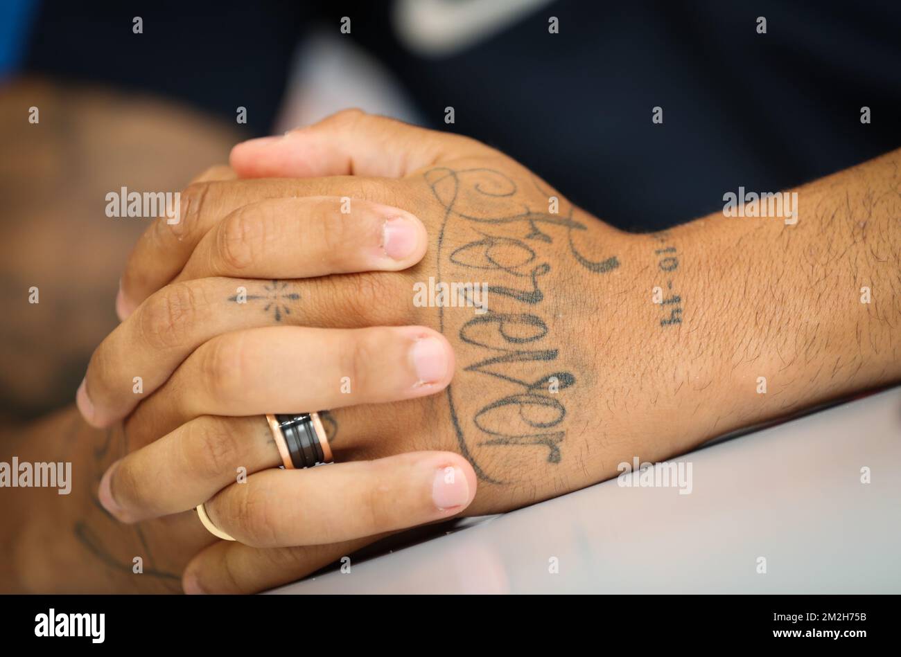 Philae comet lander 'wakes up' from hibernation to resume Rosetta mission |  Rosetta space probe | The Guardian, image size:1300x949