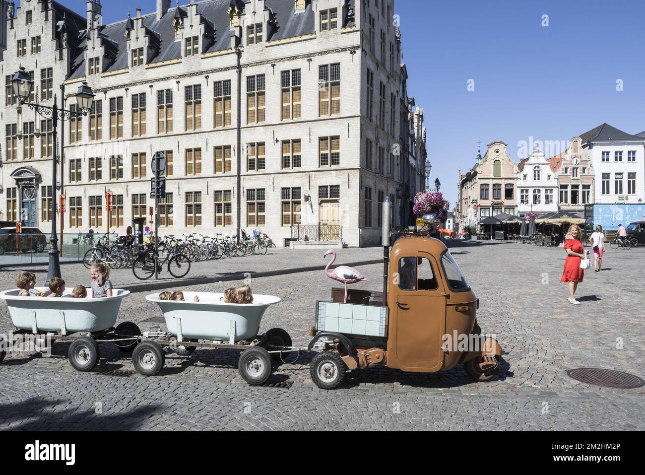 Vespa at garage hi-res stock photography and images - Alamy