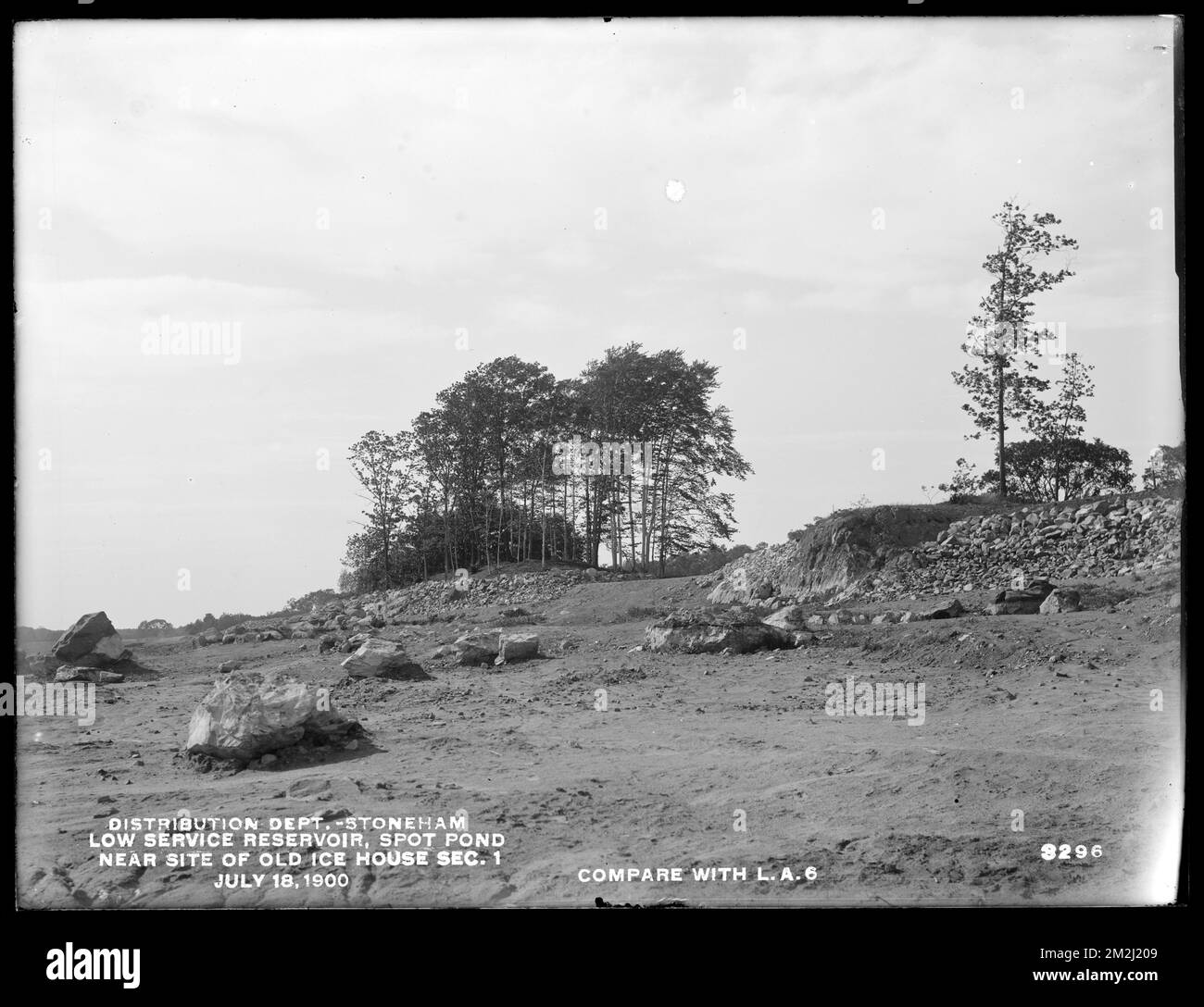 Distribution Department, Low Service Spot Pond Reservoir, near site of old icehouse, Section 1 (compare with Landscape Architects' photograph No. 6), Stoneham, Mass., Jul. 18, 1900 , waterworks, reservoirs water distribution structures, construction sites Stock Photo