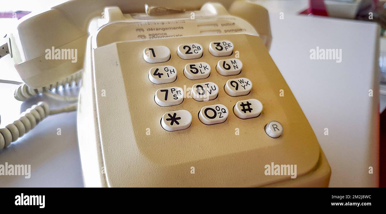 Old key phone Vieux téléphone à touches 30/08/2018 Stock Photo Alamy