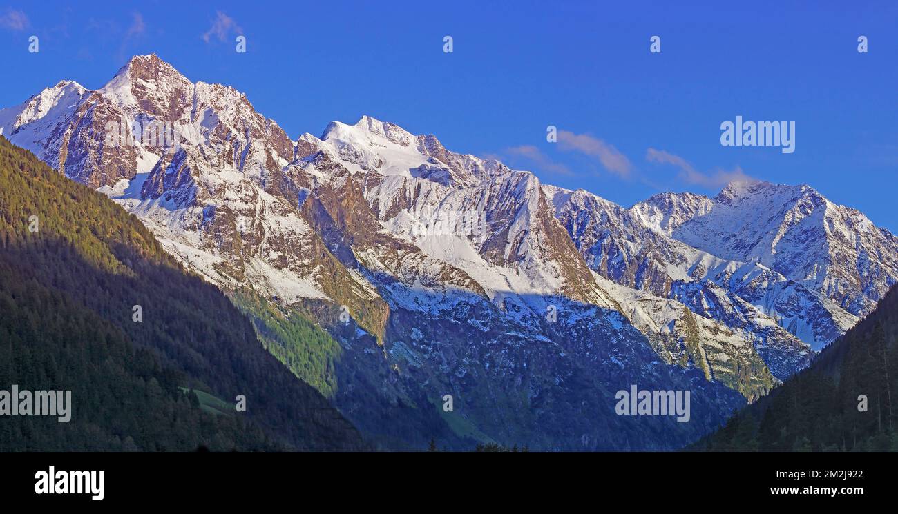 Pitztal summits in the first snow: "Geigenkamm" Pitztal, Pitz valley, Tyrol, Tirol, Austria from left: Luibiskogel (3110 m), Hohe Geige (3393 m), Puit Stock Photo