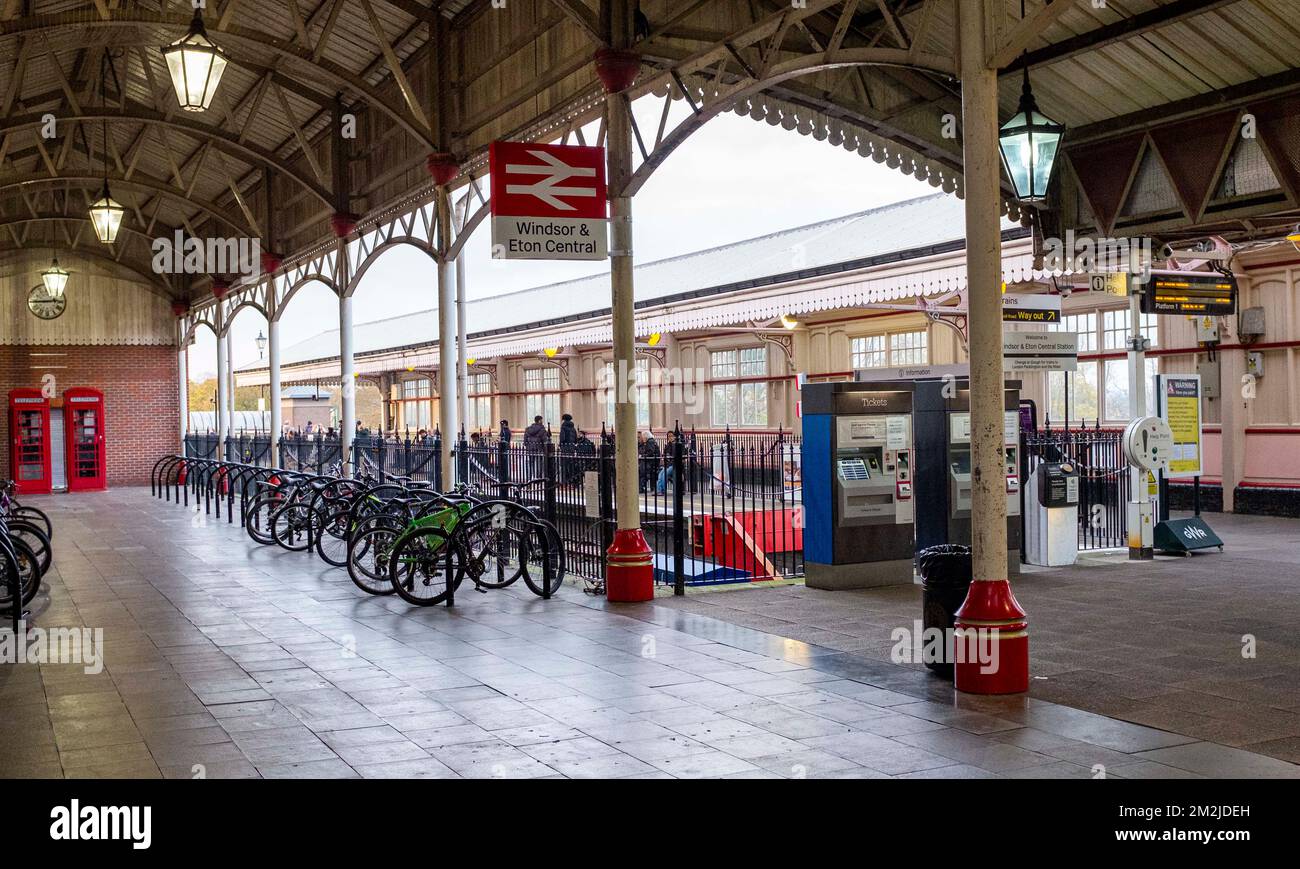 Windsor & Eton Central Railway station Royal Windsor Berkshire ...