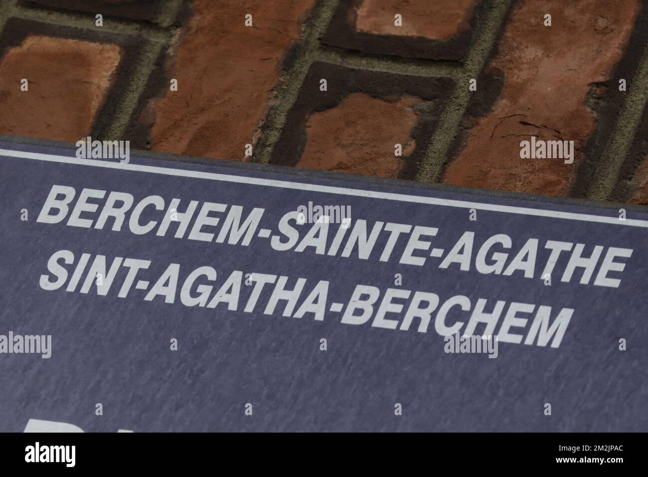 Illustration shows the name of the Sint-Agatha-Berchem/ Sint-Agatha ...