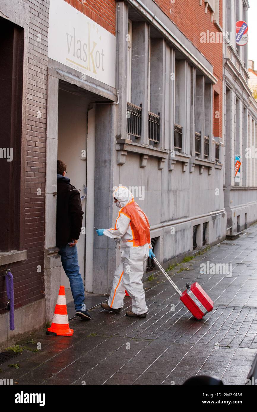 Illustration shows forensic police on the spot of the student house (around 30 rooms) called Vlaskot, in the Oude Vestingstraat street in Kortrijk, where a dead body was found in the elevator, Monday 01 October 2018. BELGA PHOTO KURT DESPLENTER Stock Photo
