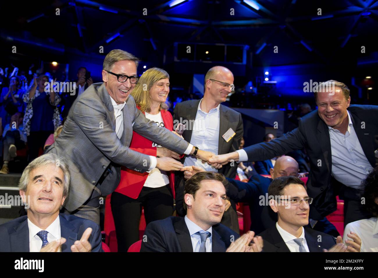 Artexis Group Ceo Eric Everard Celebrate During The Award Ceremony For