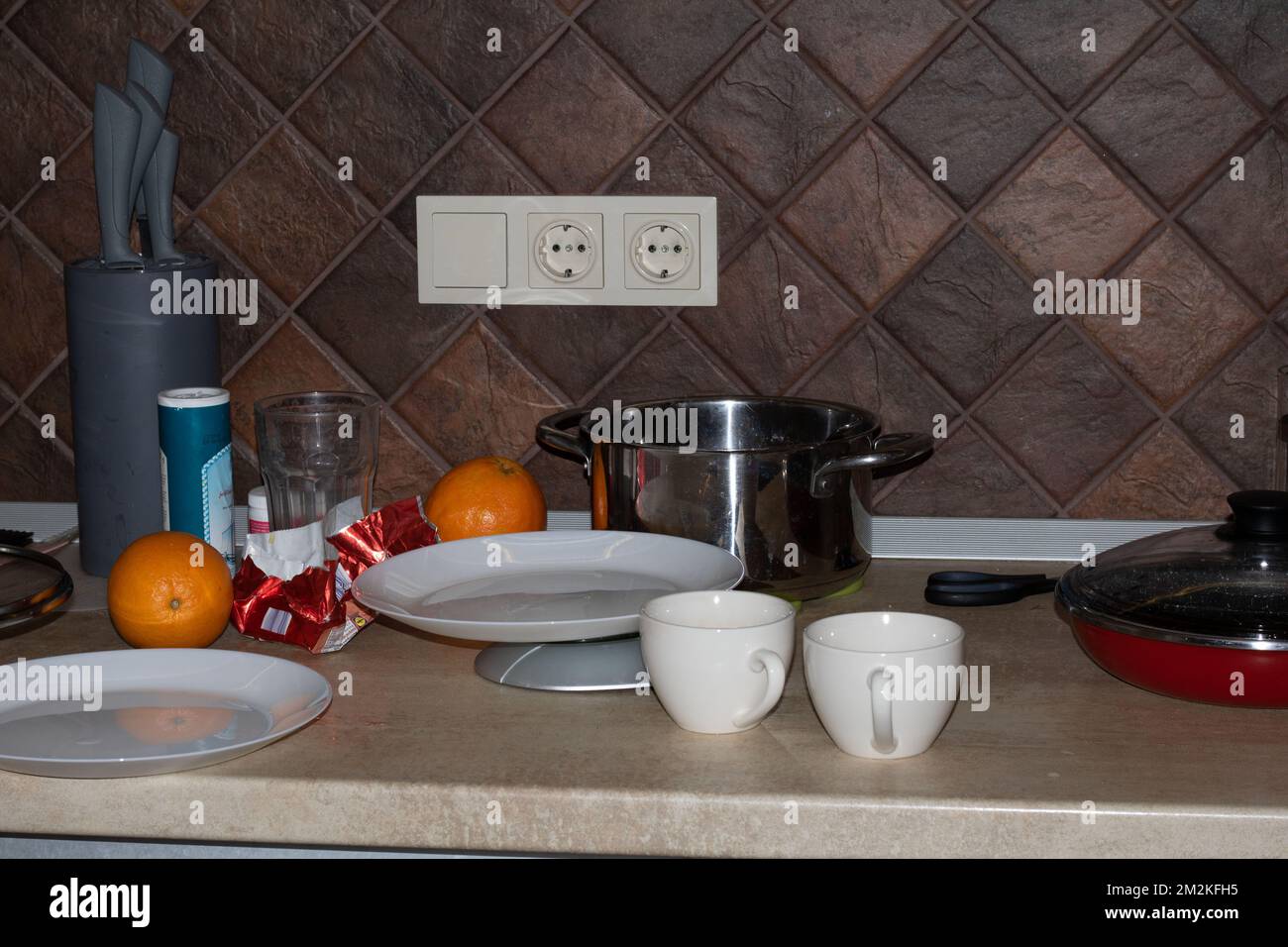 Cluttered kitchen pots pans hi-res stock photography and images - Alamy