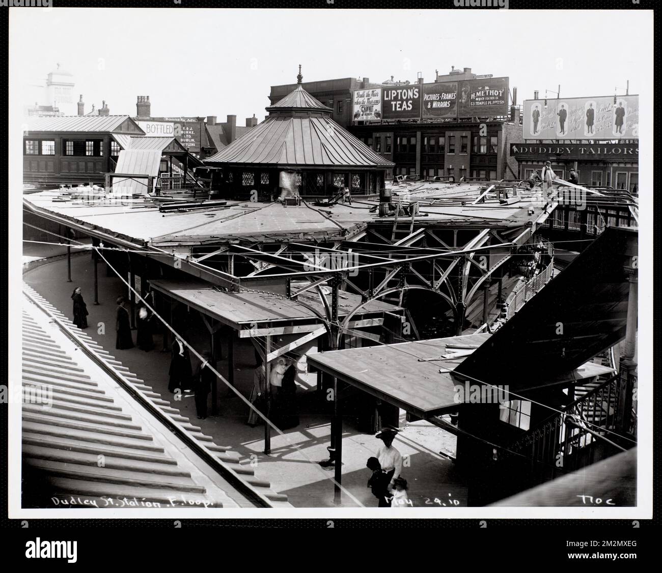 Dudley Street Station, east loop and platform , Subway stations