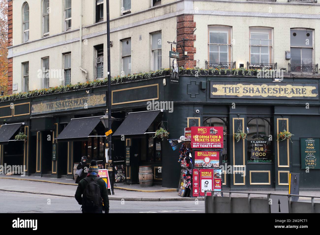 The Shakespeare pub at Victoria Station, London, UK Stock Photo