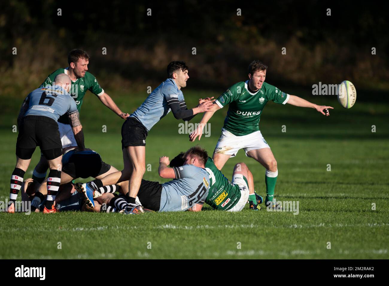 Pop pass rugby hi-res stock photography and images - Alamy