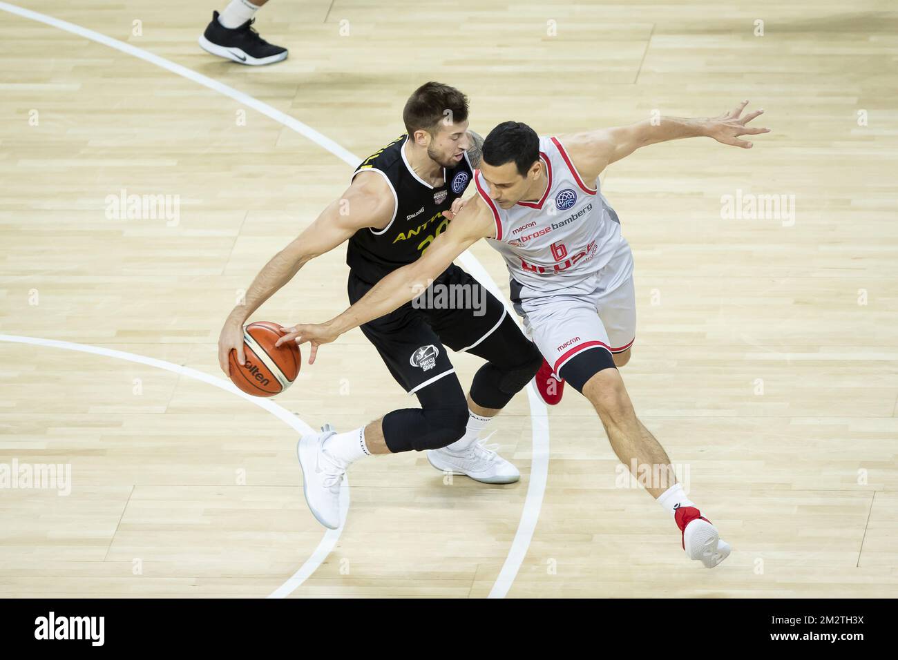 Antwerp's Thomas Akyazili and Bamberg's Nikos Zisis pictured in action