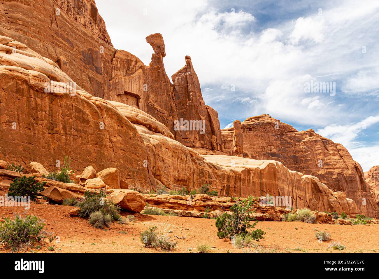 Queen Nefertiti and Sausage Rock on the Park Avenue Trail in the Courthouse Towers area of Arches National Park, Moab, Utah, USA Stock Photo