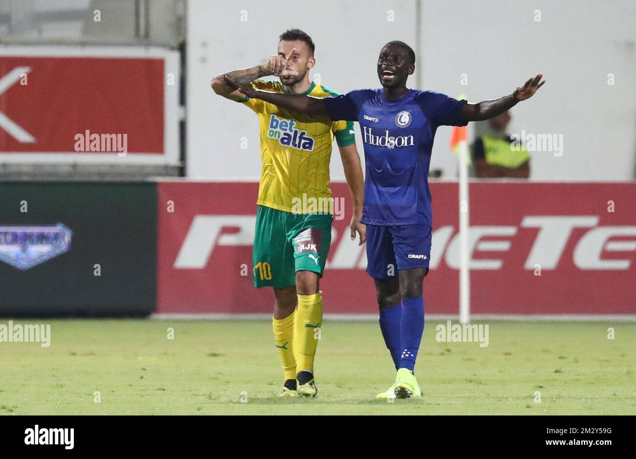 Football match aek hi-res stock photography and images - Alamy