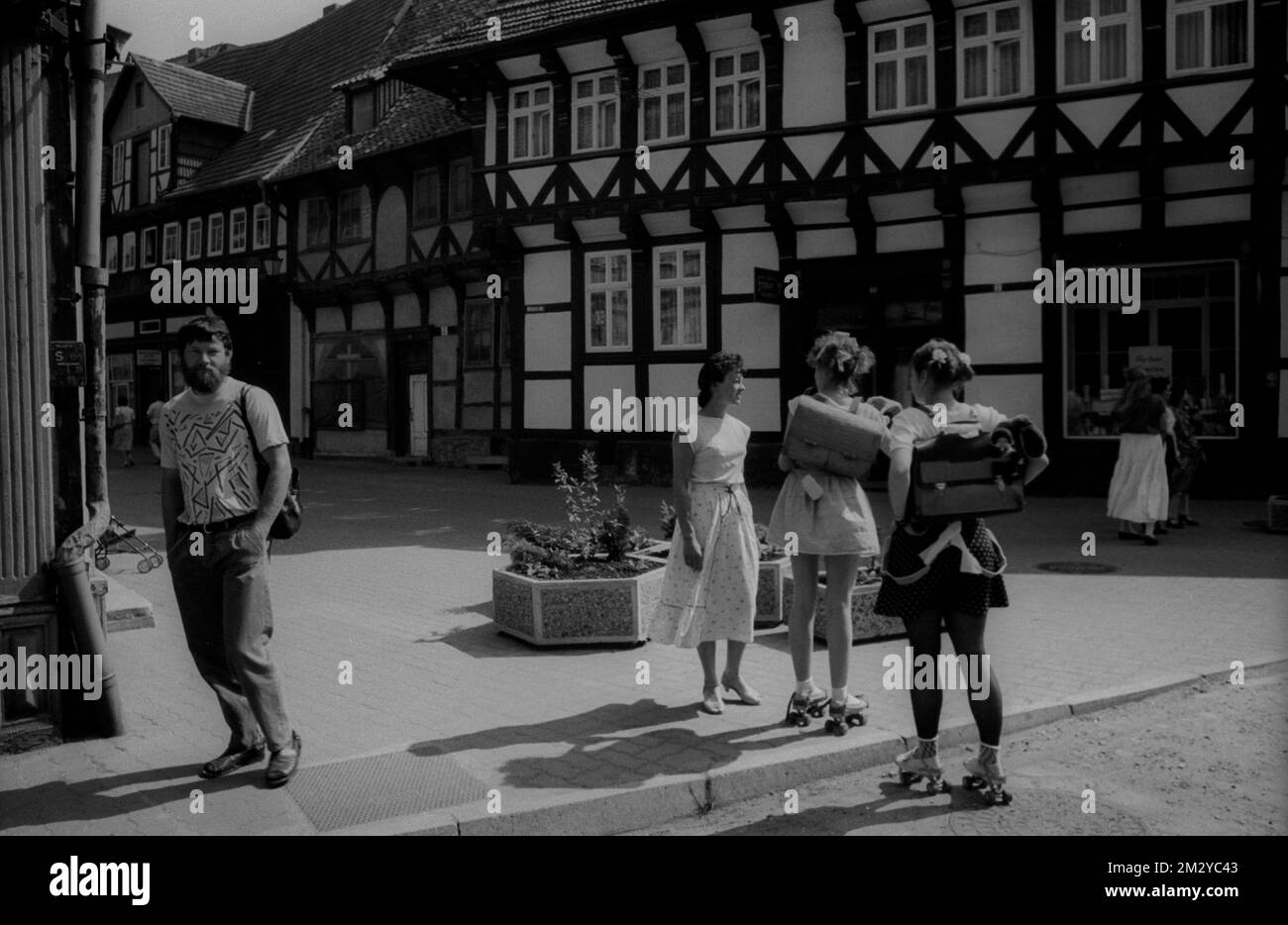 GDR, Osterwieck, 28.5.1988, Pupils celebrate the beginning of the summer holidays, in Osterwieck Stock Photo