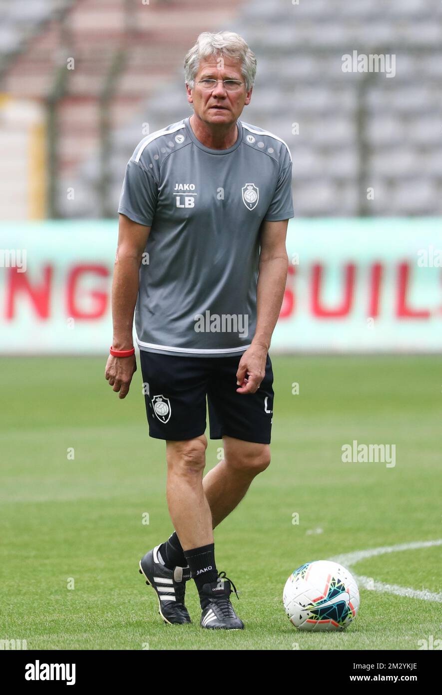 Antwerp s head coach Laszlo Boloni pictured during a training