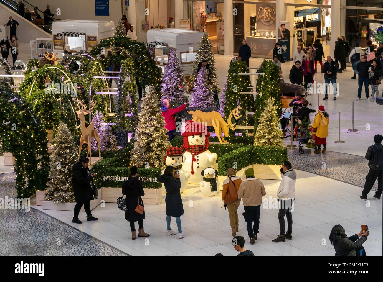 Westfield london christmas hi-res stock photography and images - Alamy