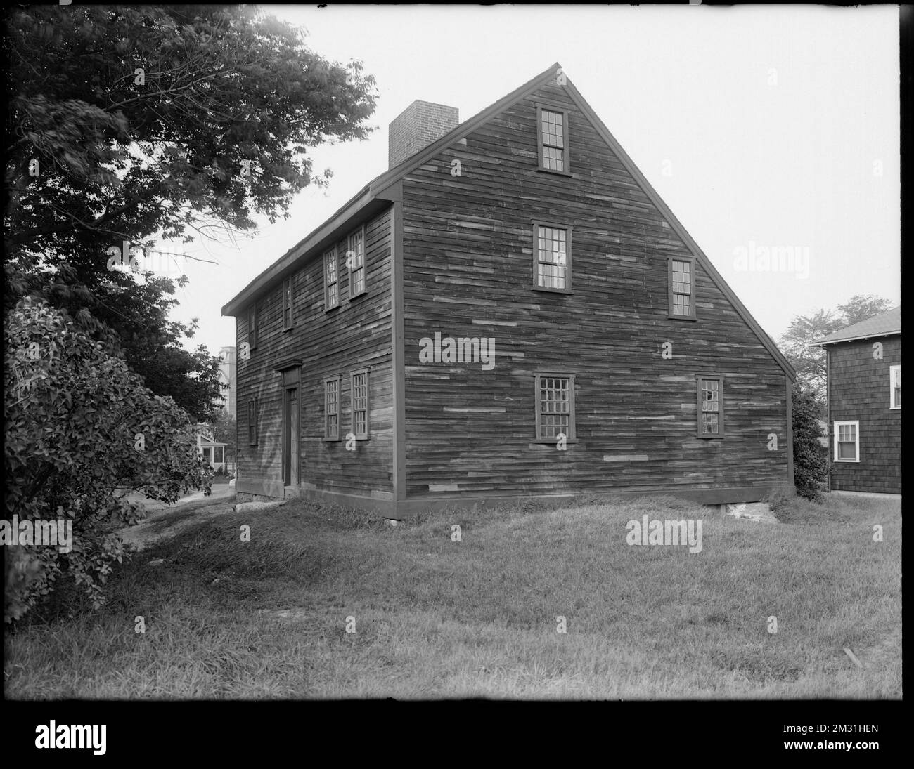 Front of the Parker Tavern at Washington Street and Fulton Street