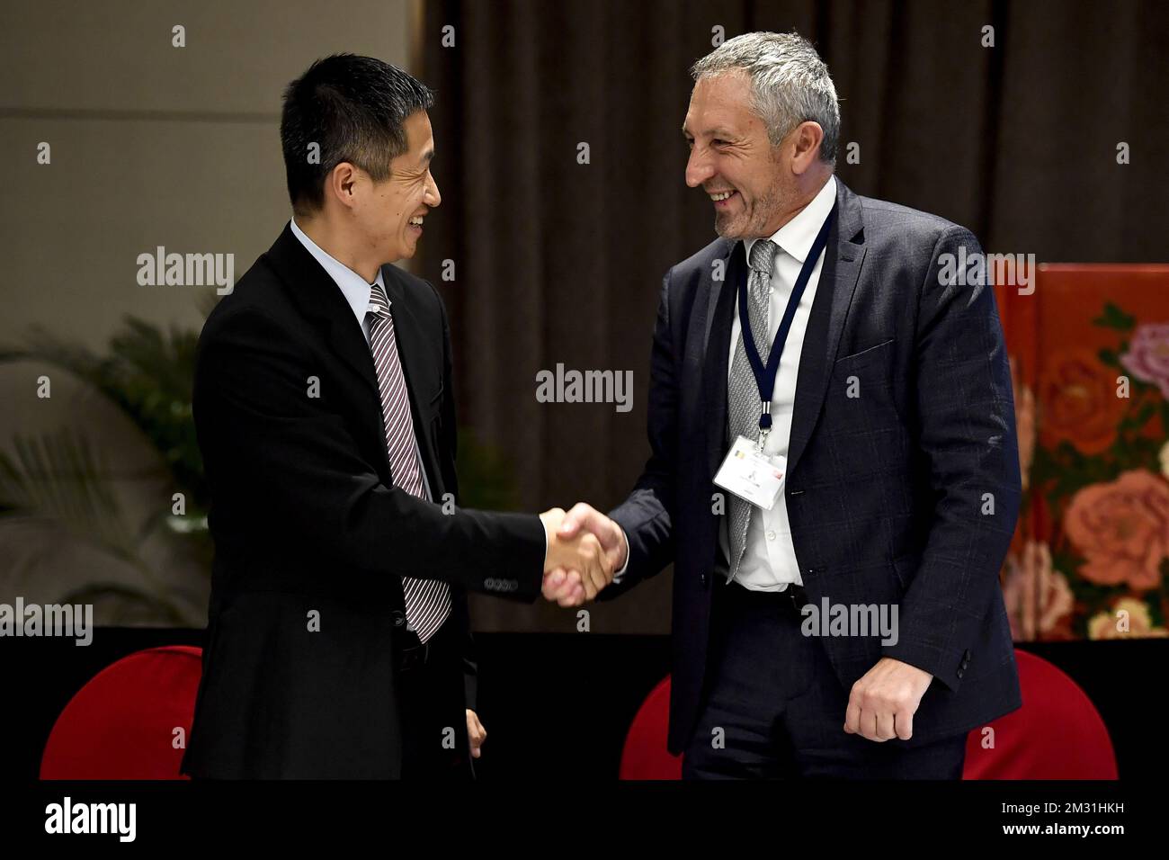 Xiaoyu Ma, Head of government relation and public affair, Alibaba Cloud and Luc Partoune, CEO Liege Airport pictured during a signing ceremony on the first day of a Belgian economic trade mission to China, Monday 18 November 2019. Several federal and regional ministers accompany the princess on an economic mission to China from 18 to 23 November. BELGA PHOTO DIRK WAEM Stock Photo