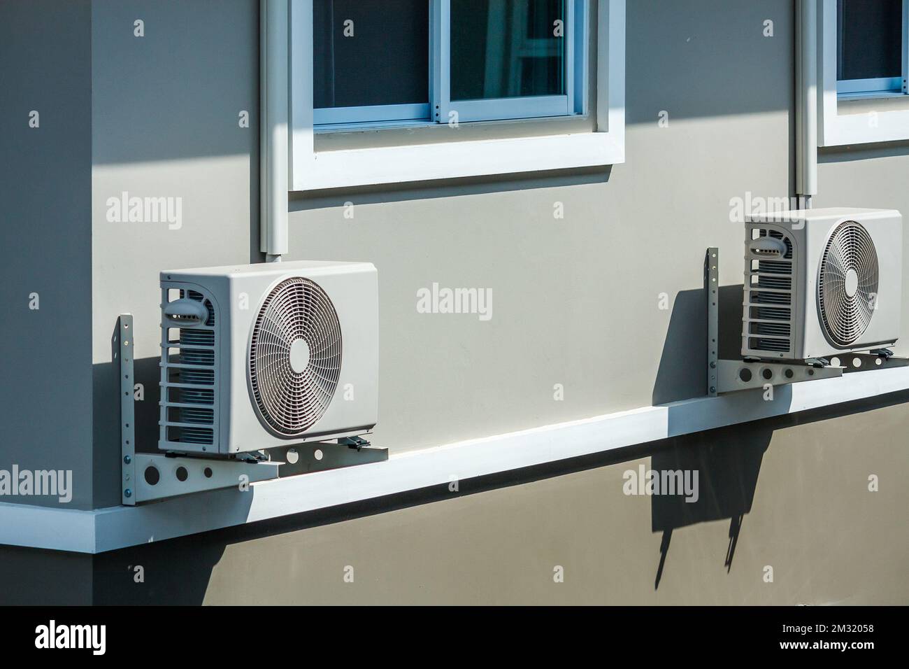 Outdoor compressor unit side hi-res stock photography and images - Alamy