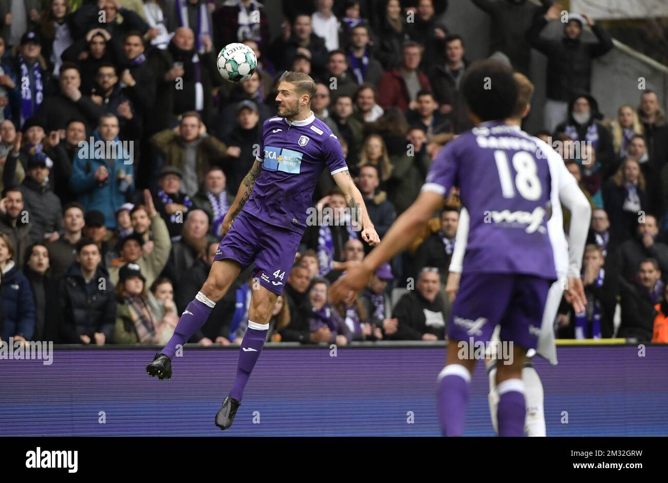 Beerschot's Frederic Frans fight for the ball during a soccer game