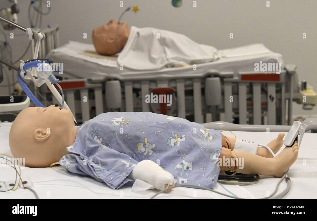 Dolls hospital hi-res stock photography and images - Page 3 - Alamy