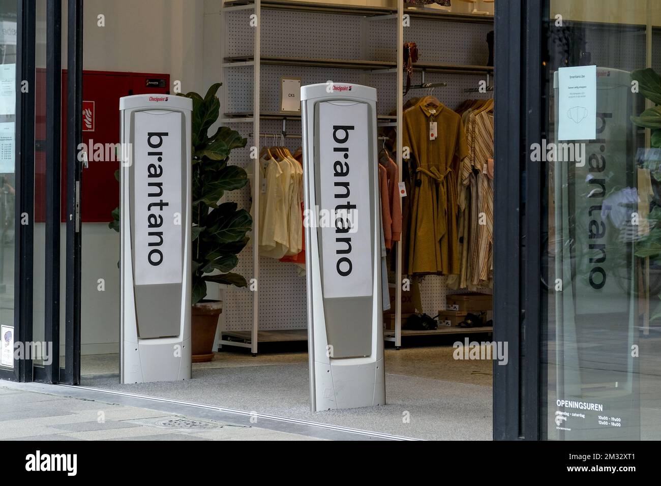 Fnggroup hi-res stock photography and images - Alamy