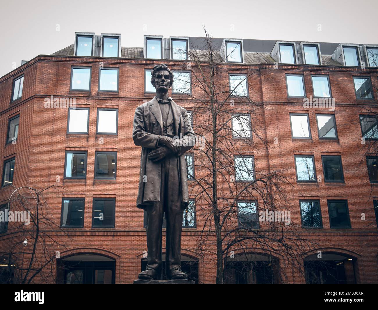 Sculpture of Abraham Lincoln in Manchester Stock Photo Alamy