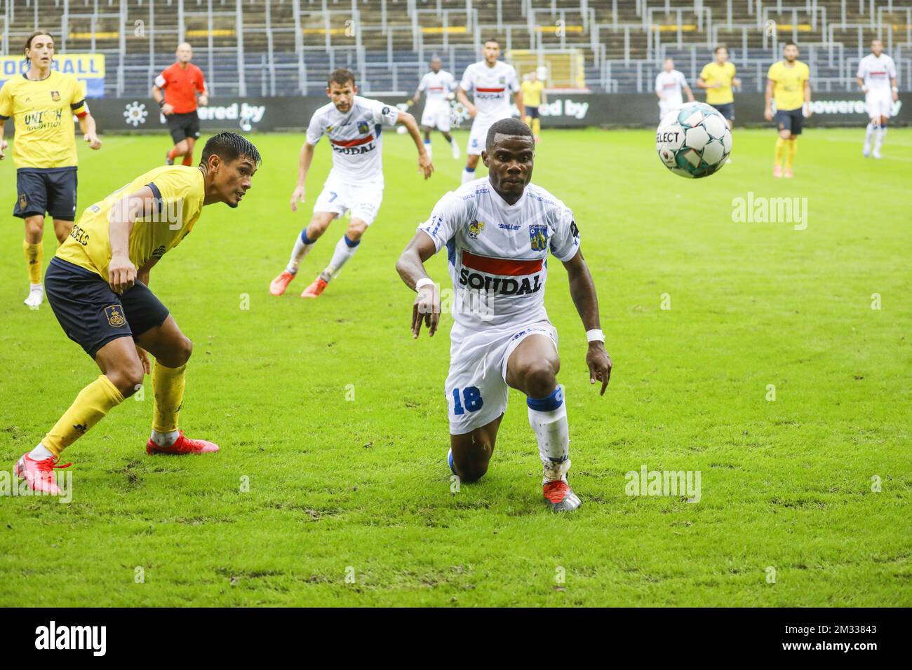 Union's Federico Vega and Westerlo's Kouya Mabea fight for the ball during a soccer match between Union Saint-Gilloise and KVC Westerlo, Sunday 30 August 2020 in Brussels, on day 2 of the 'Proximus League' 1B second division of the Belgian soccer championship. BELGA PHOTO THIERRY ROGE Stock Photo