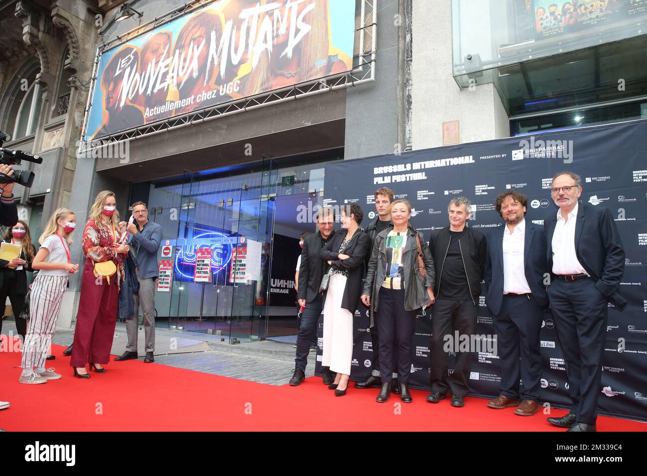 French actress Catherine Frot (C), Belgian director Lucas Belvaux (3rd R) and actor Jean-Pierre Darroussin (R) pitured at the red carpet on the opening night of the 'Brussels International Film Festival' (BRIFF), Thursday 03 September 2020 in Brussels. BELGA PHOTO NICOLAS MAETERLINCK  Stock Photo
