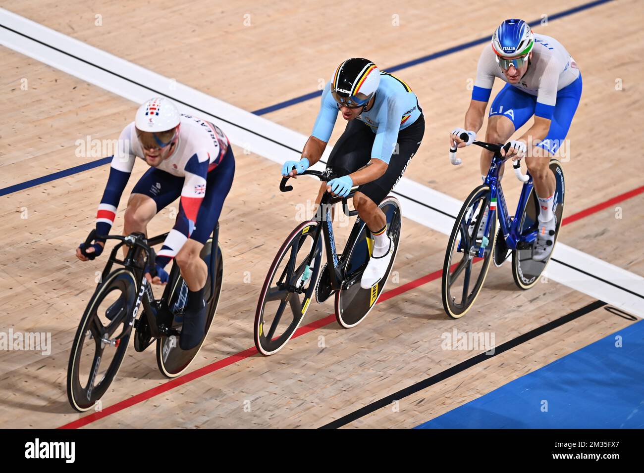 British Matthew Walls pictured in action during the men's Omnium track