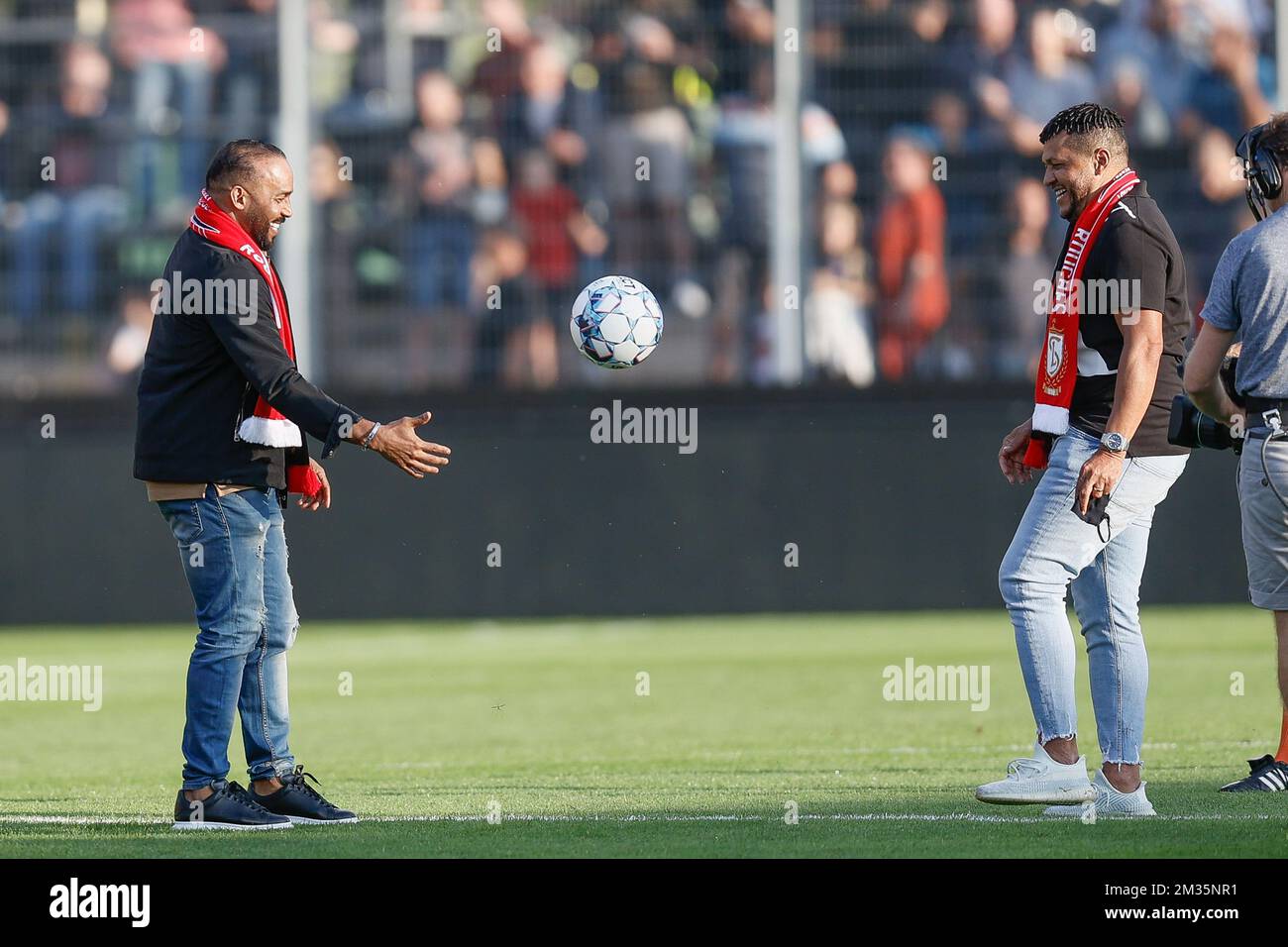 Former players Edmilson and Wamberto pictured at the start of a soccer