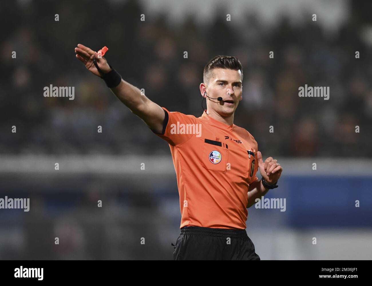 referee Wesli De Cremer is pictured during a soccer match between Oud